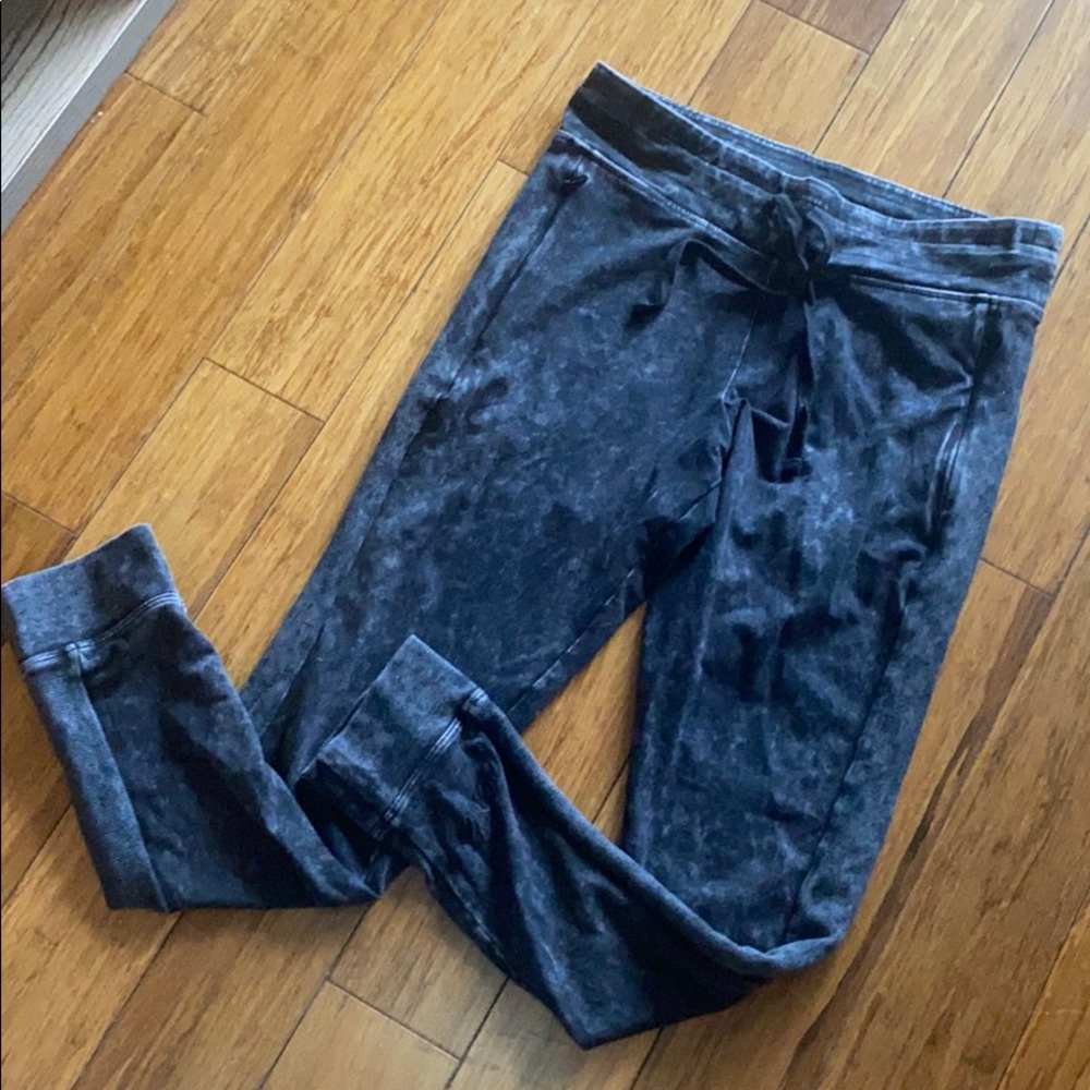 Victoria’s Secret- Pink leggings/jogger